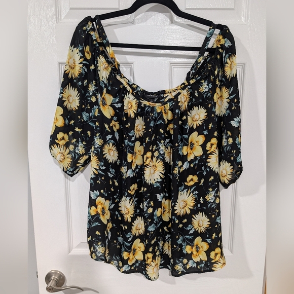 Torrid Black and Yellow Floral Georgette Cold Shoulder Blouse in Size 1 (14/16) - Picture 2 of 13